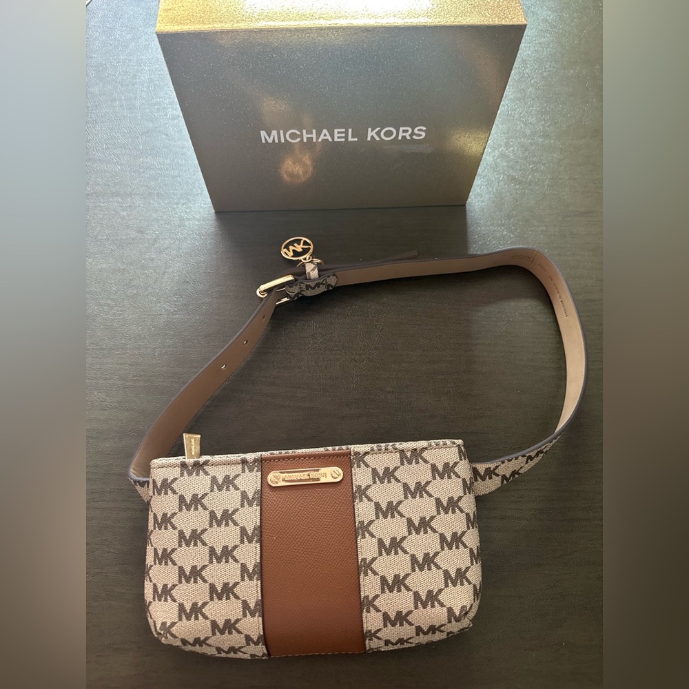 NEW MICHAEL KORS BELT BAG